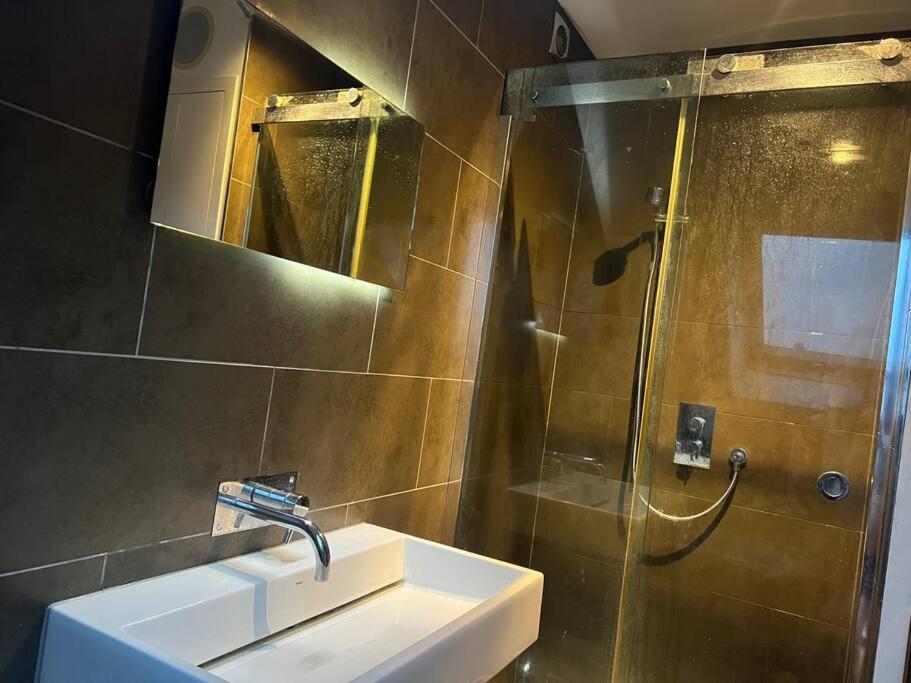 Four Bedroom Modern Victorian Wandsworth House London Ngoại thất bức ảnh